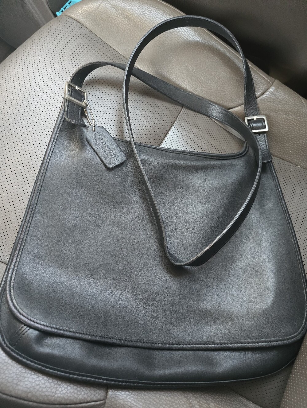 Hippie Flap Coach Black Leather Shoulder Bag Vintage Great Condition
